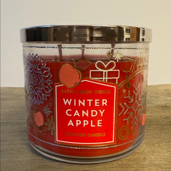 Bath & Body Works Winter Candy Apple Red Candle - Picture 2 of 9